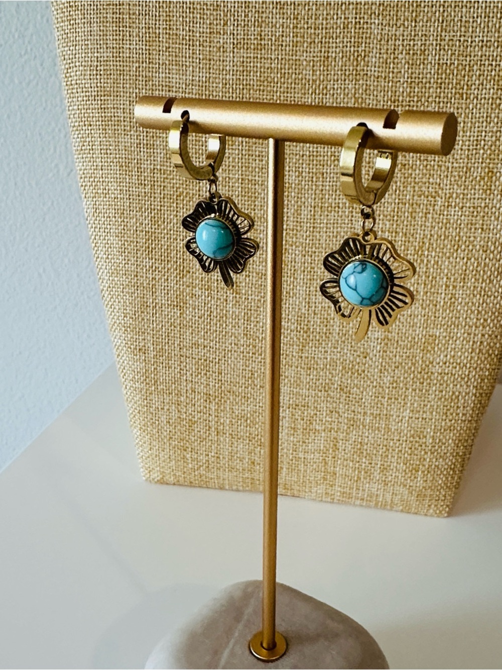 Fashion Jewelry Gold Flower Hoop Earrings with Turquoise Stones